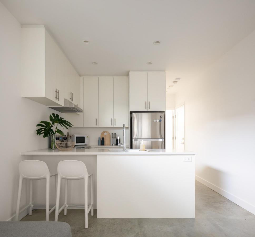 Welcome To Kinn Apartment - Lovely One Bedroom Vancouver Exterior photo